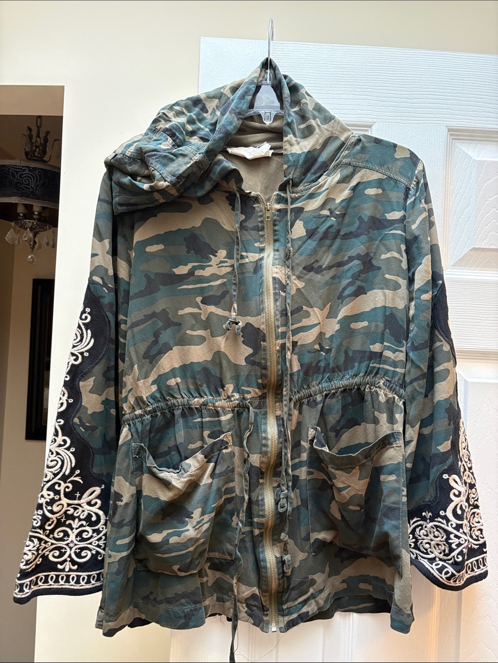 Savanna Jane Green Camouflage Hooded Utility Jacket with Embroidered Sleeves M